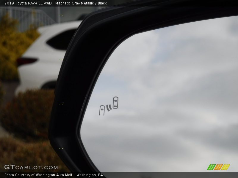 Magnetic Gray Metallic / Black 2019 Toyota RAV4 LE AWD