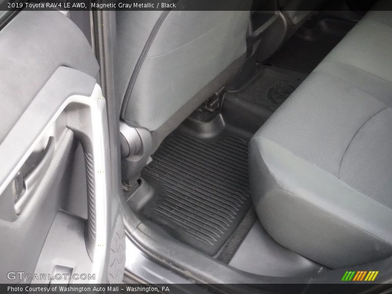 Magnetic Gray Metallic / Black 2019 Toyota RAV4 LE AWD