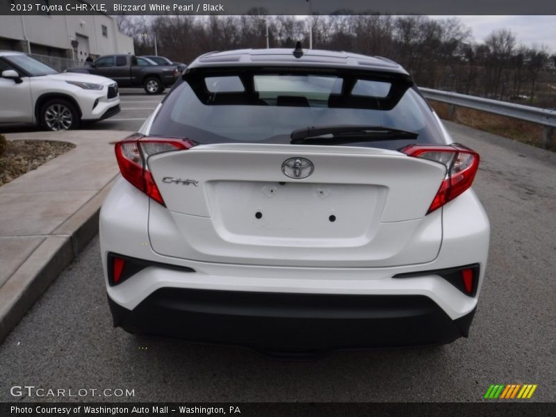 Blizzard White Pearl / Black 2019 Toyota C-HR XLE