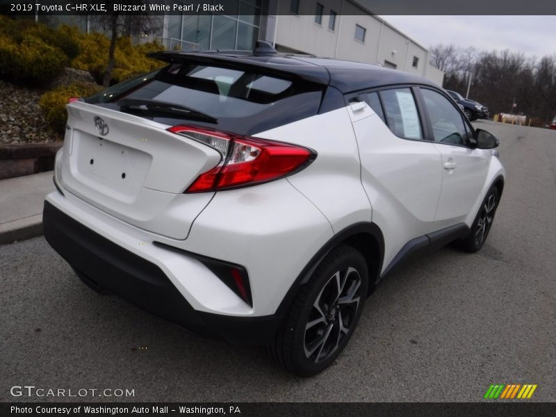 Blizzard White Pearl / Black 2019 Toyota C-HR XLE