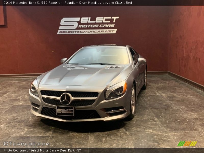 Paladium Silver Metallic / designo Classic Red 2014 Mercedes-Benz SL 550 Roadster