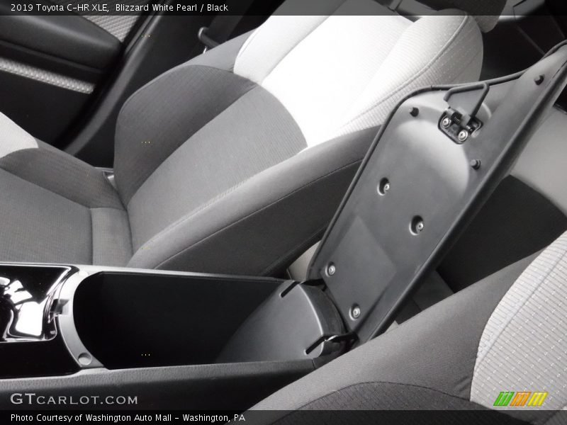 Blizzard White Pearl / Black 2019 Toyota C-HR XLE