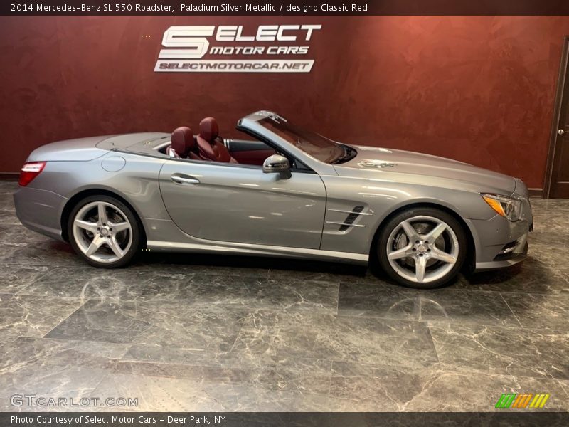 Paladium Silver Metallic / designo Classic Red 2014 Mercedes-Benz SL 550 Roadster