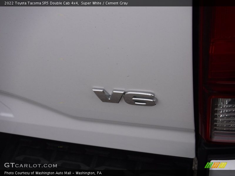 Super White / Cement Gray 2022 Toyota Tacoma SR5 Double Cab 4x4