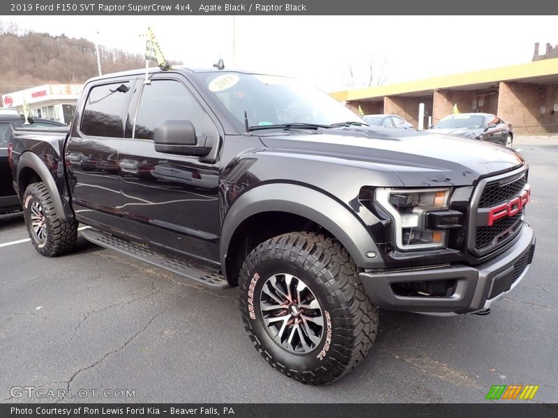 Front 3/4 View of 2019 F150 SVT Raptor SuperCrew 4x4