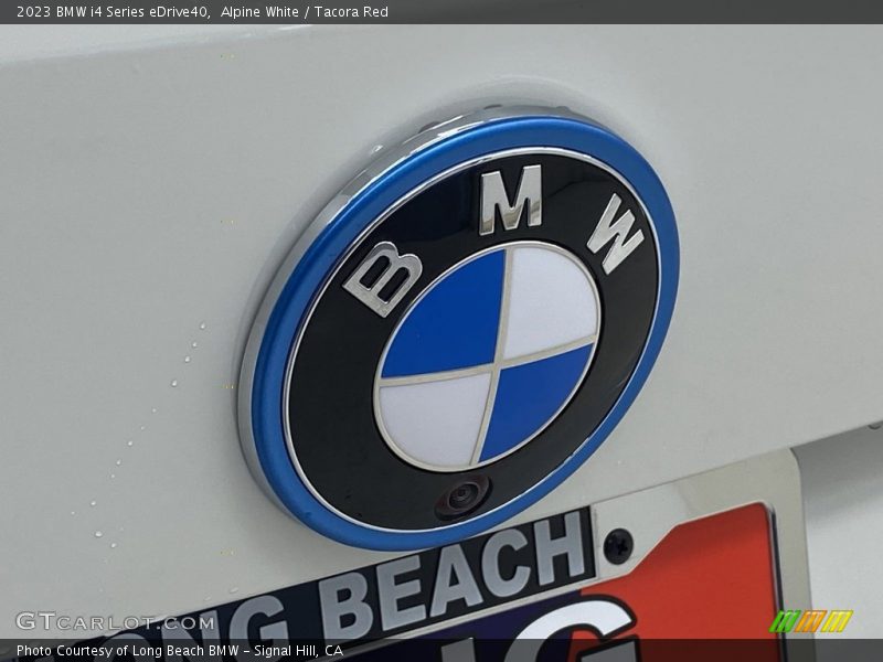 Alpine White / Tacora Red 2023 BMW i4 Series eDrive40