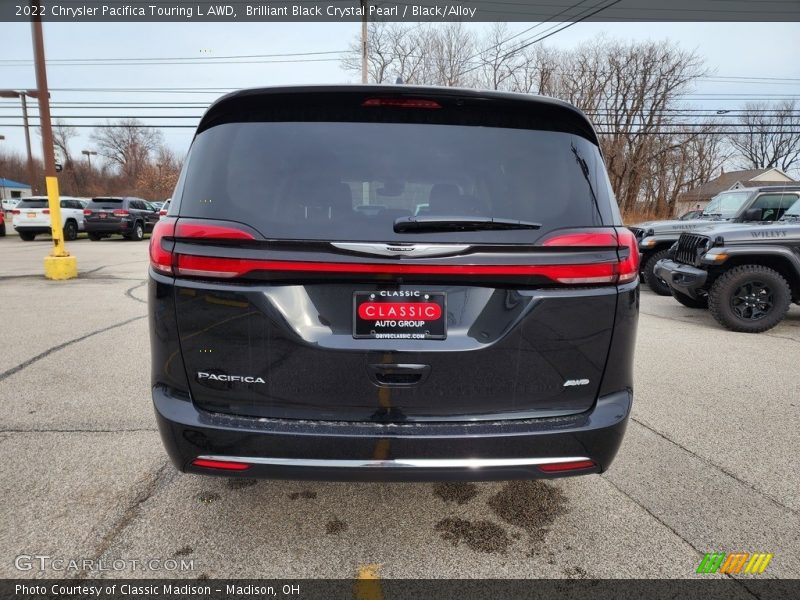 Brilliant Black Crystal Pearl / Black/Alloy 2022 Chrysler Pacifica Touring L AWD