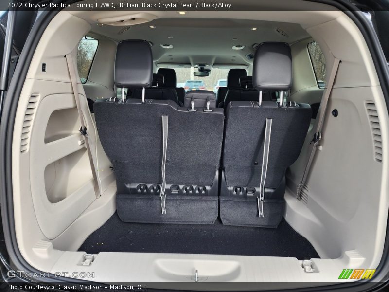 Brilliant Black Crystal Pearl / Black/Alloy 2022 Chrysler Pacifica Touring L AWD