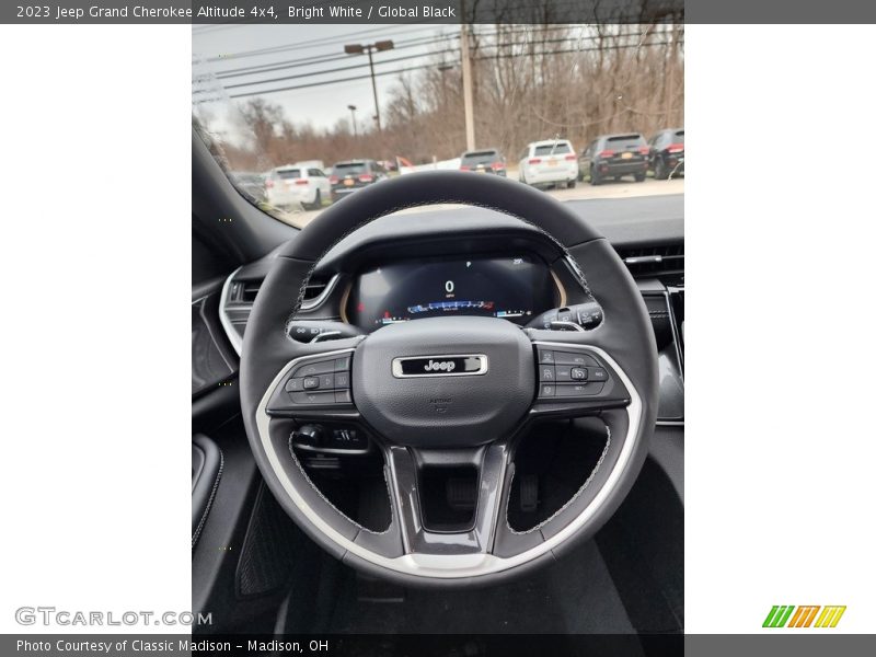 Bright White / Global Black 2023 Jeep Grand Cherokee Altitude 4x4