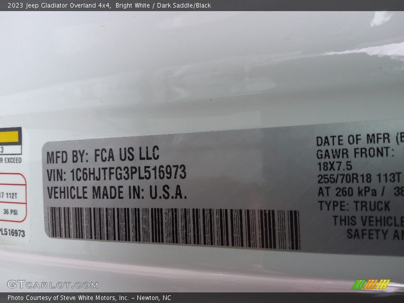 Bright White / Dark Saddle/Black 2023 Jeep Gladiator Overland 4x4