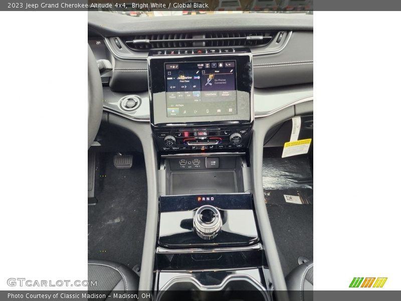 Bright White / Global Black 2023 Jeep Grand Cherokee Altitude 4x4