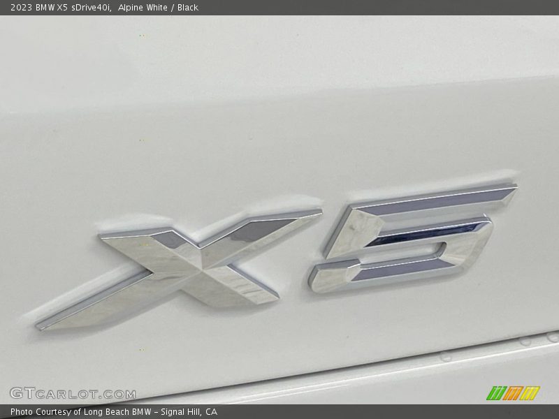 Alpine White / Black 2023 BMW X5 sDrive40i