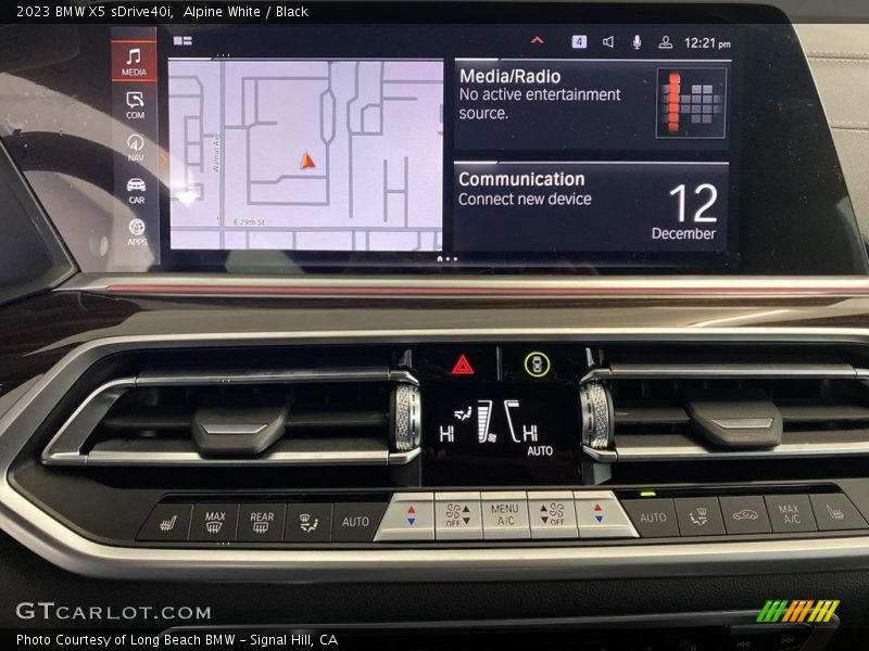 Alpine White / Black 2023 BMW X5 sDrive40i