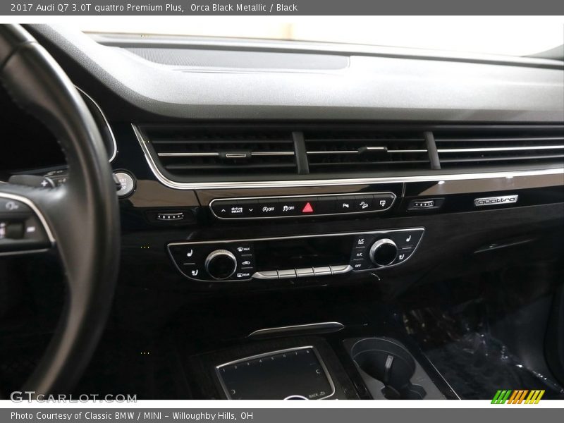 Orca Black Metallic / Black 2017 Audi Q7 3.0T quattro Premium Plus