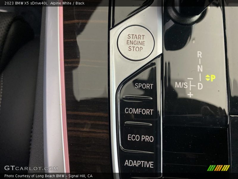 Alpine White / Black 2023 BMW X5 sDrive40i