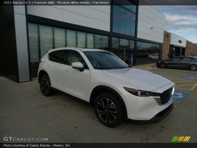 Rhodium White Metallic / Parchment 2023 Mazda CX-5 S Premium AWD