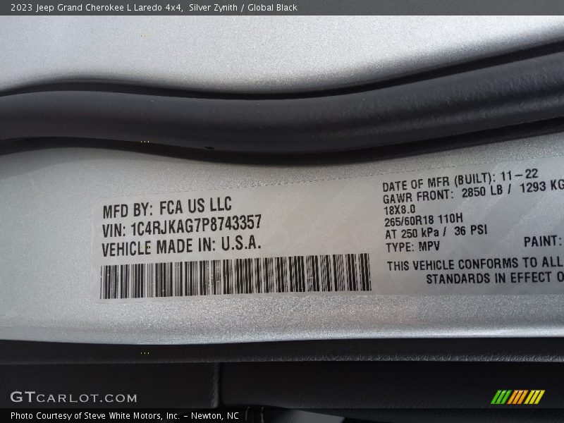 Silver Zynith / Global Black 2023 Jeep Grand Cherokee L Laredo 4x4