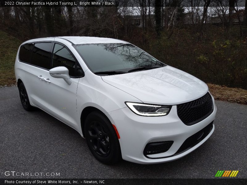 Front 3/4 View of 2022 Pacifica Hybrid Touring L