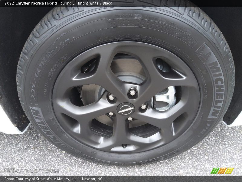  2022 Pacifica Hybrid Touring L Wheel