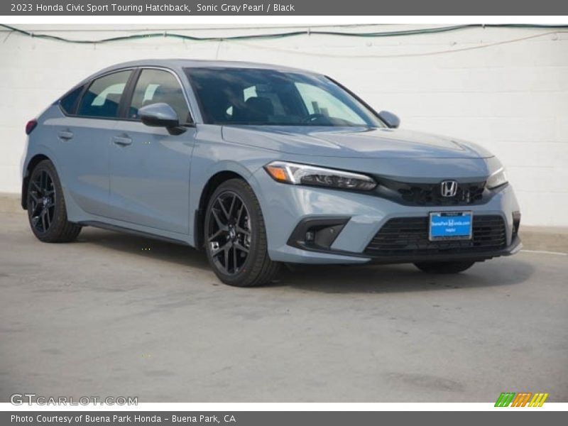 Front 3/4 View of 2023 Civic Sport Touring Hatchback