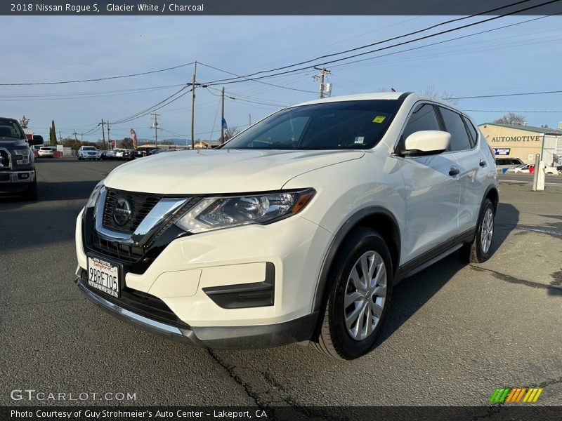 Glacier White / Charcoal 2018 Nissan Rogue S