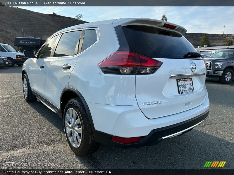 Glacier White / Charcoal 2018 Nissan Rogue S