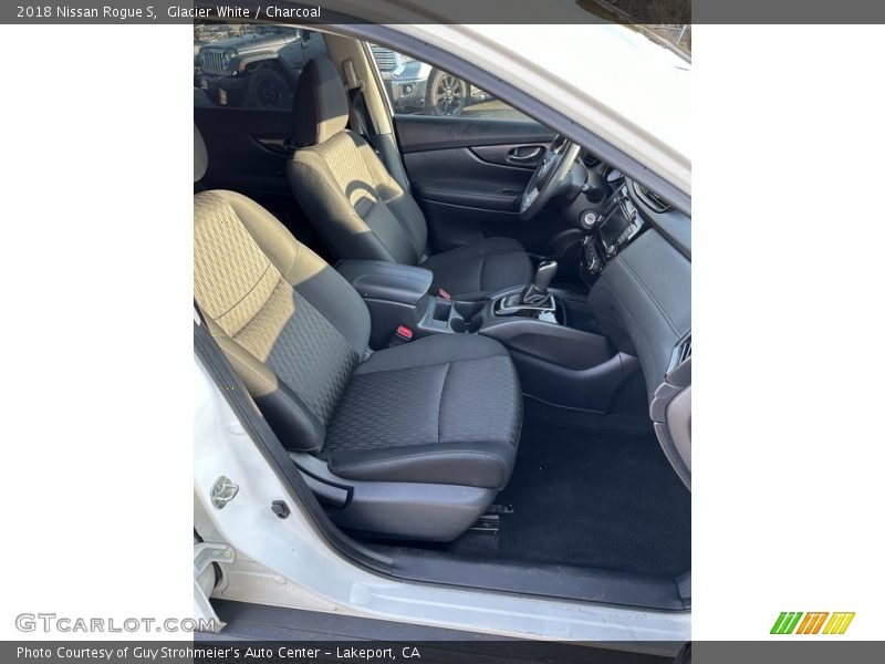 Front Seat of 2018 Rogue S