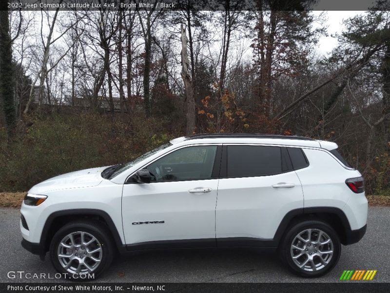  2022 Compass Latitude Lux 4x4 Bright White