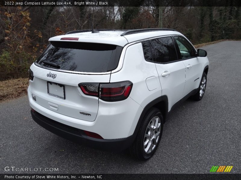 Bright White / Black 2022 Jeep Compass Latitude Lux 4x4