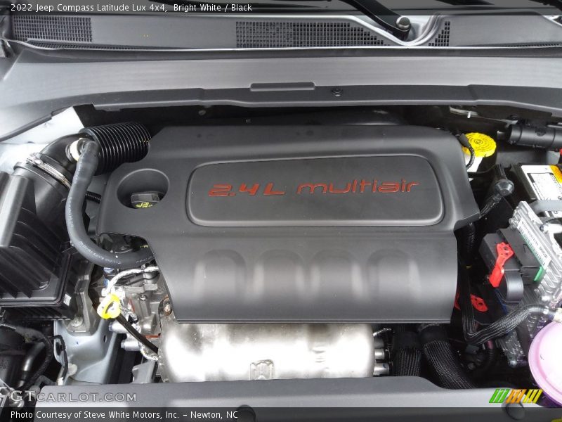 Bright White / Black 2022 Jeep Compass Latitude Lux 4x4