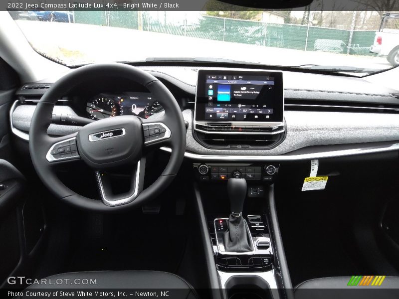 Bright White / Black 2022 Jeep Compass Latitude Lux 4x4