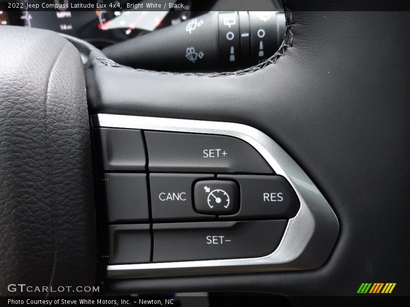 Bright White / Black 2022 Jeep Compass Latitude Lux 4x4