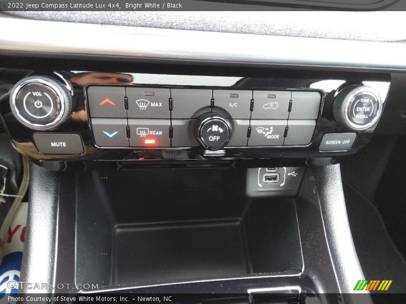 Bright White / Black 2022 Jeep Compass Latitude Lux 4x4