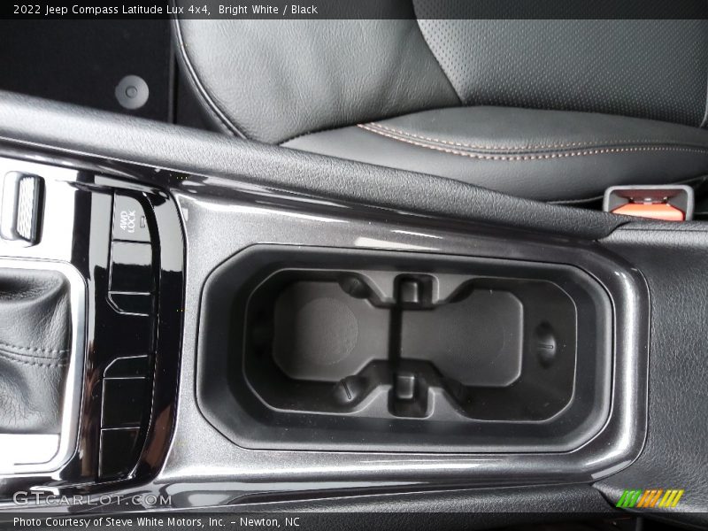 Bright White / Black 2022 Jeep Compass Latitude Lux 4x4