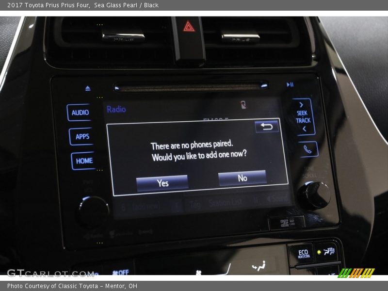 Sea Glass Pearl / Black 2017 Toyota Prius Prius Four