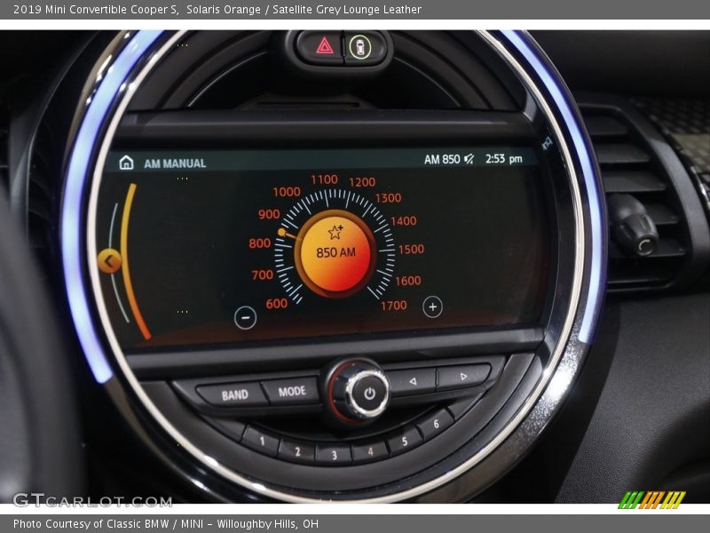 Controls of 2019 Convertible Cooper S