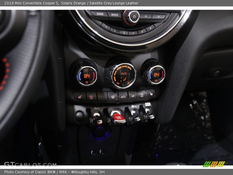 Controls of 2019 Convertible Cooper S