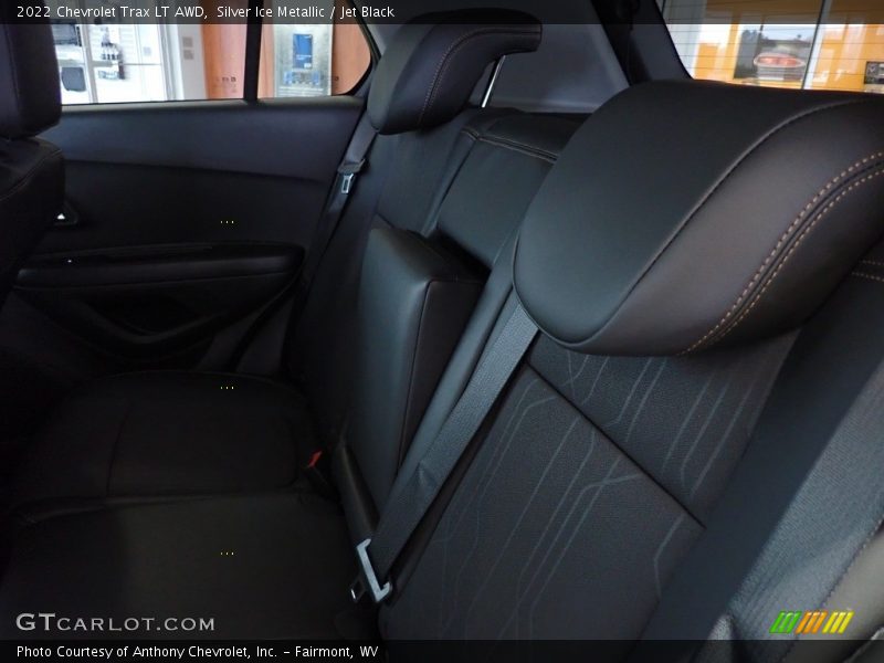 Silver Ice Metallic / Jet Black 2022 Chevrolet Trax LT AWD