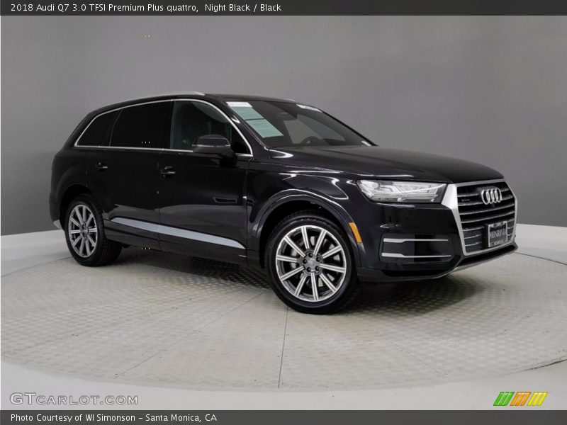 Front 3/4 View of 2018 Q7 3.0 TFSI Premium Plus quattro