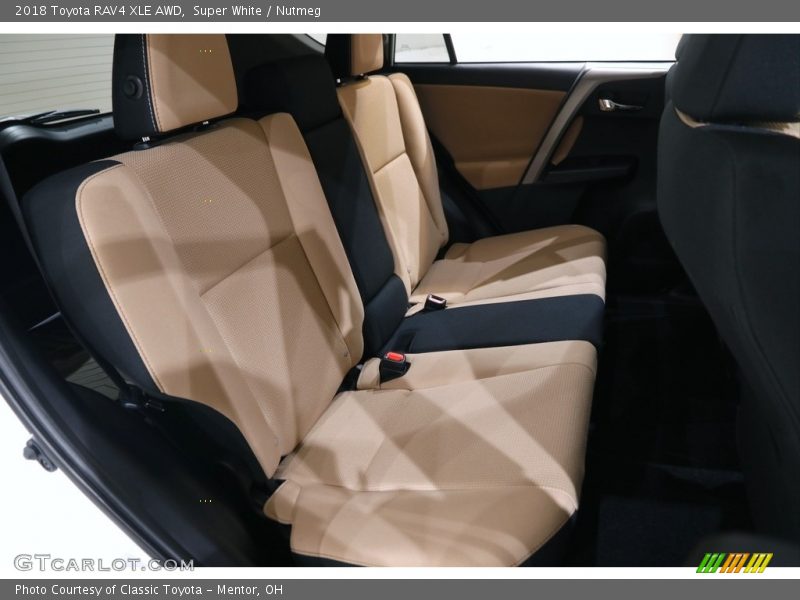 Super White / Nutmeg 2018 Toyota RAV4 XLE AWD