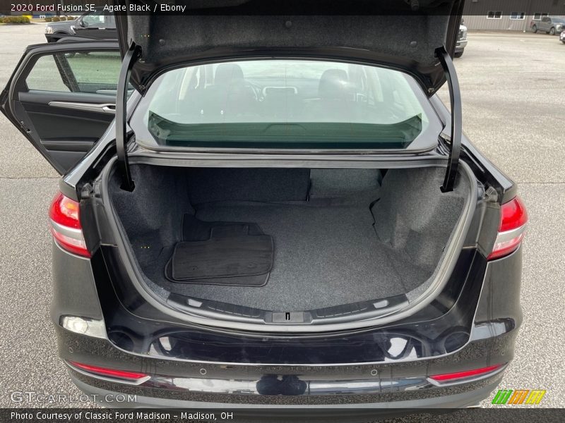 Agate Black / Ebony 2020 Ford Fusion SE