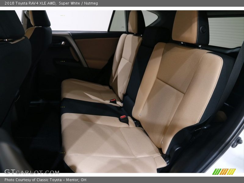 Super White / Nutmeg 2018 Toyota RAV4 XLE AWD