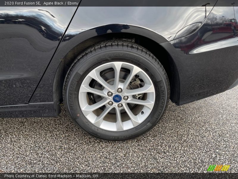 Agate Black / Ebony 2020 Ford Fusion SE
