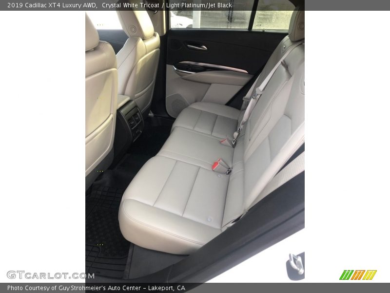 Crystal White Tricoat / Light Platinum/Jet Black 2019 Cadillac XT4 Luxury AWD