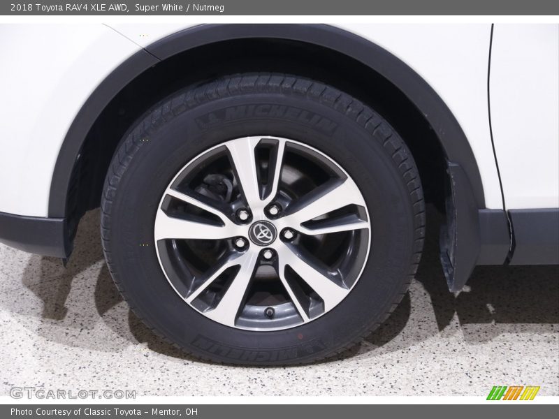 Super White / Nutmeg 2018 Toyota RAV4 XLE AWD