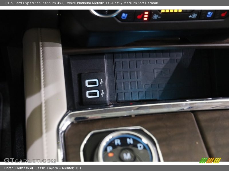 White Platinum Metallic Tri-Coat / Medium Soft Ceramic 2019 Ford Expedition Platinum 4x4