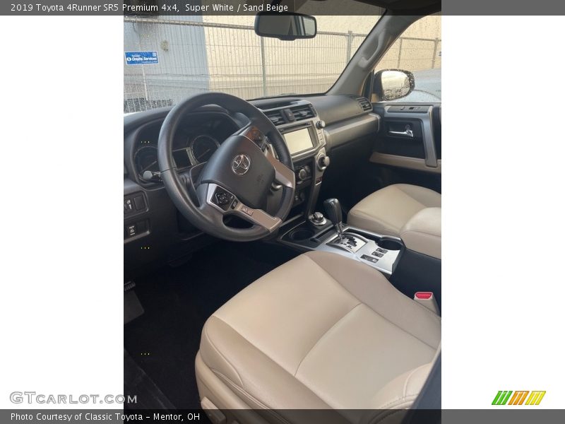 Super White / Sand Beige 2019 Toyota 4Runner SR5 Premium 4x4