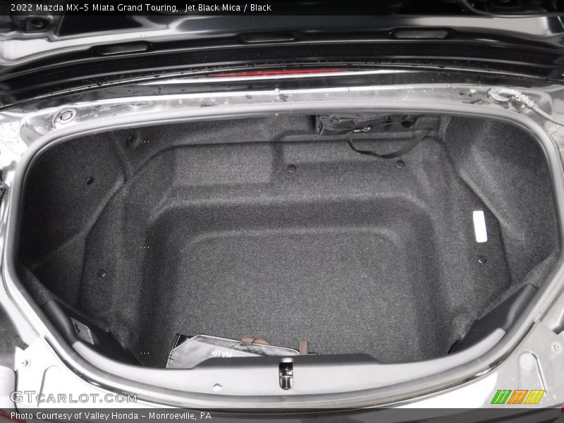  2022 MX-5 Miata Grand Touring Trunk