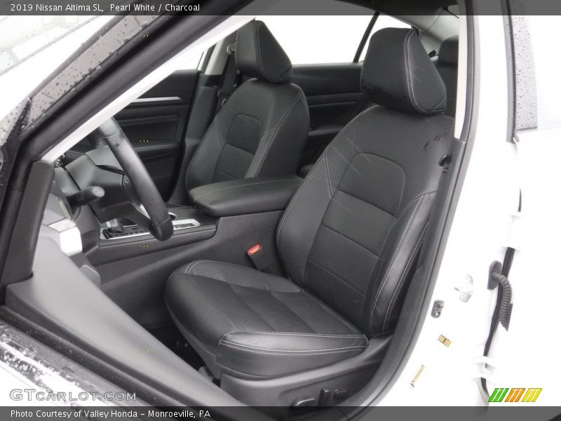 Pearl White / Charcoal 2019 Nissan Altima SL