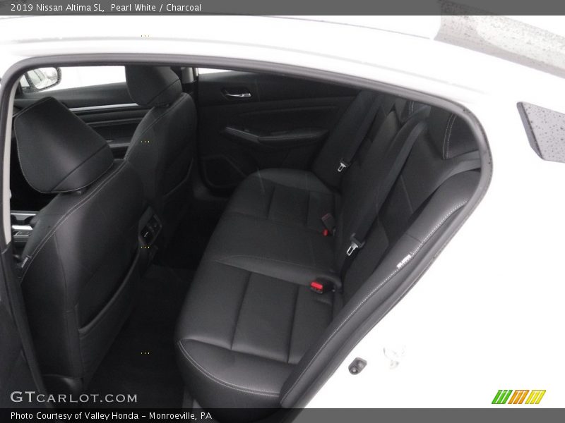 Pearl White / Charcoal 2019 Nissan Altima SL